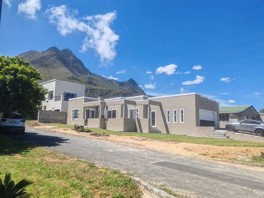 3 Bedroom Property for Sale in Palmiet Western Cape